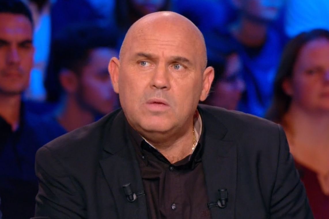 Nwrvnce's tweet photo. - Ze l’ai trouvé tres provoquant et interezant le zeune belze citizen, comment il s’appelle deza ? 
- Zeremy.. euh Jeremy Doku Fred
- oui oui c’est ça très bon zoueur https://t.co/3oq5wrYCD6