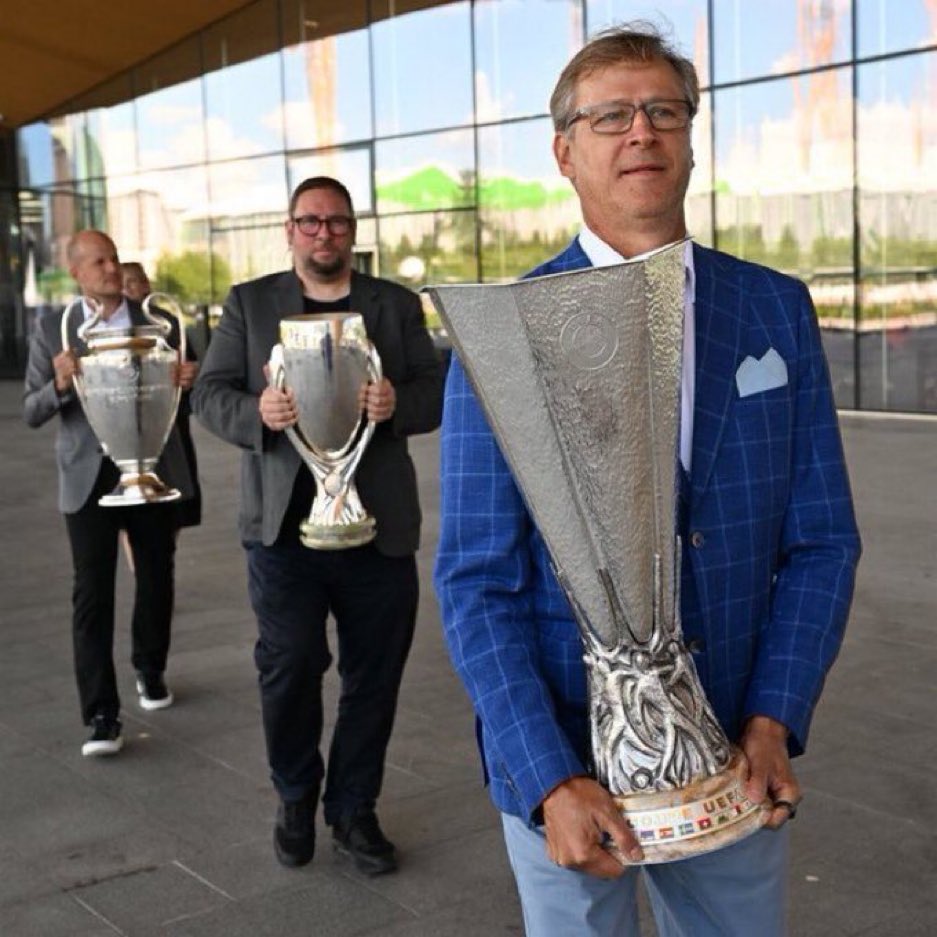 Breaking News Chelsea will parade it’s European Trophies In London tomorrow. We want our Neighbors to see what it Looks like again.