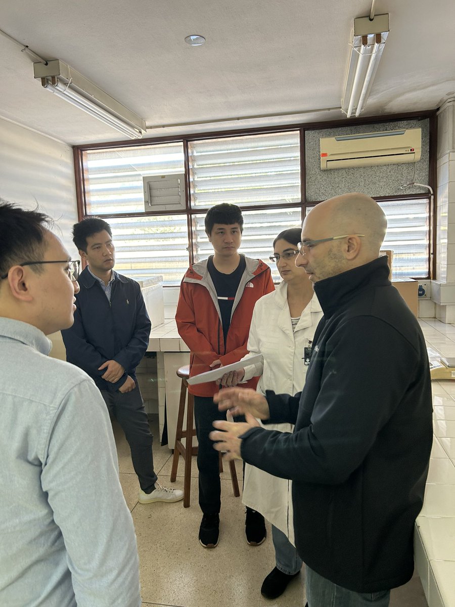 Hoy recibimos en los laboratorios de DINATEN a la delegación de China National Nuclear Corporation para explorar las posibilidades de intercambio tecnológico en aplicaciones nucleares @elisafacio @walterverri