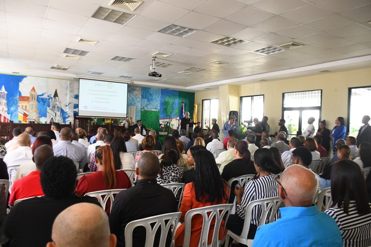 Hoy tuve el honor de participar en la presentación de propuestas de nuestra candidatura, organizado por la Cámara de Comercio y Producción De San Pedro de Macorís, agradezco su invitación.
#spm #franklinpeñasenador #franklinsigue