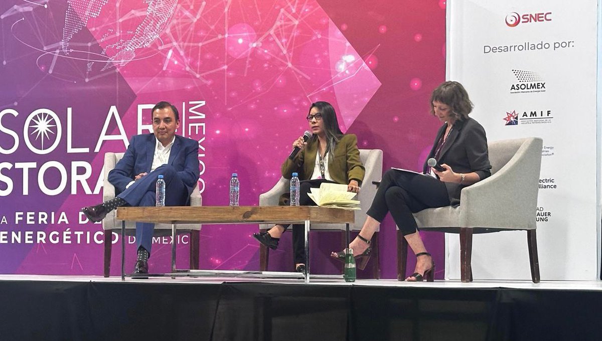 ierunam's tweet photo. El #IER presente en la @SolarPowerMx ☀️

Hoy nuestra Secretaria de Gestión Tecnológica y Vinculación, la Lic. @Celeste_Mor, participó en la Conferencia "Importancia de la certificación en el sector solar 📋🦺" https://t.co/mNAr8bMT3i