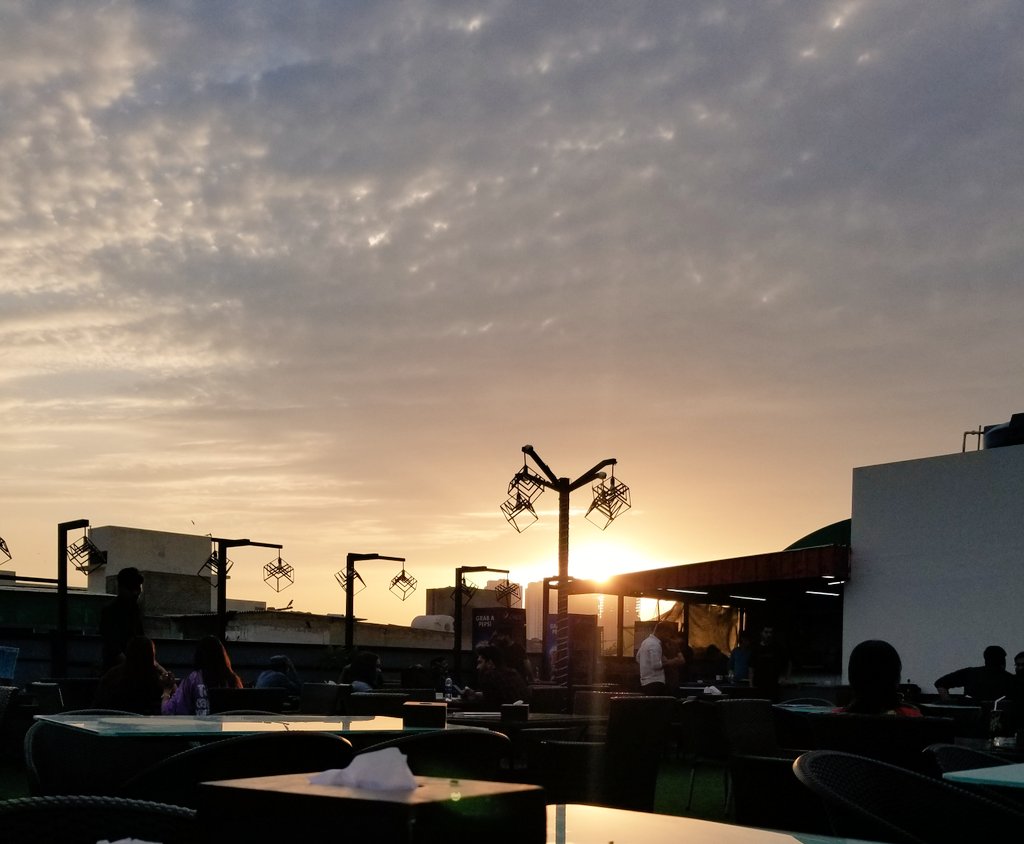 SIDCH94's tweet photo. Sun sets are the best thing ever. https://t.co/hf1UaTsqas