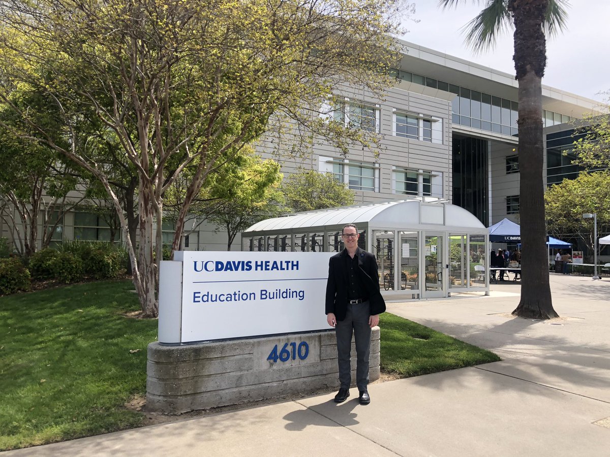 An honor to keynote today’s @UCDavisHealth conference on #AI in #GI! Proud of my former student, Dr. Eric Chak, for co-chairing today’s innovative course together with @HHussan_MD. A forward thinking group here at UC Davis!