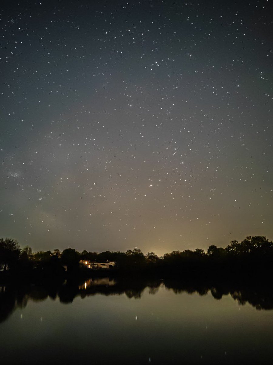 By our member DAVY Davaille - #Honor 70 Stock cam. Pro mode / Tripod Iso 3200 /S30 /Inf 
LR
#France - #mobilephotography #nightskyphotography #nightphotography #starry