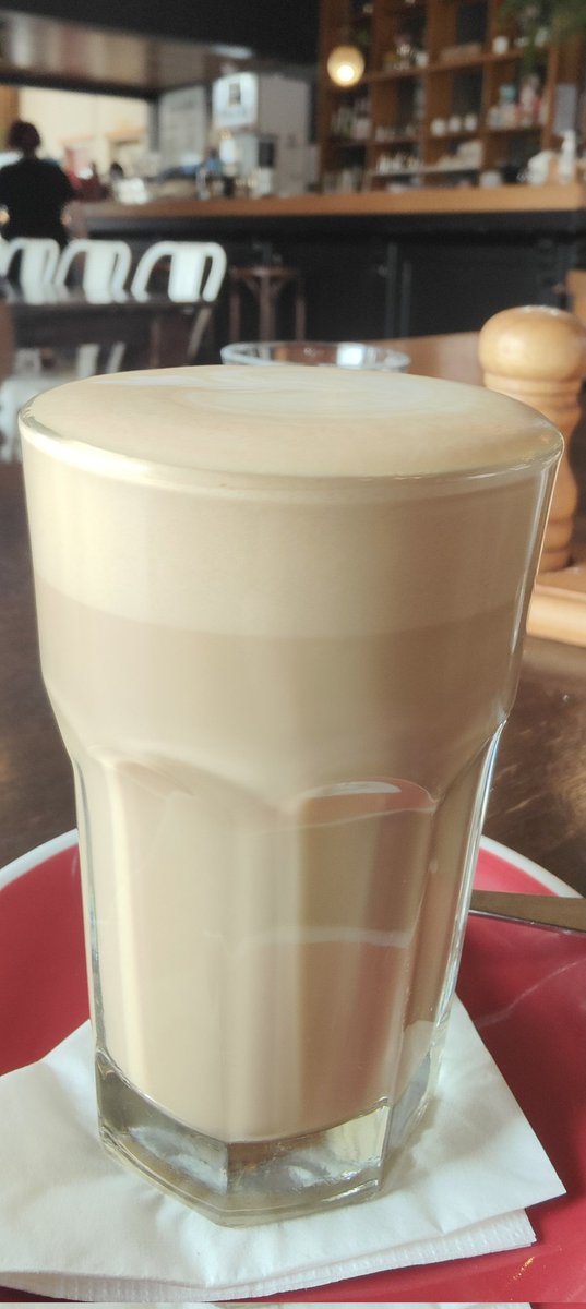 vlcnz's tweet image. Markyle's on Hood Street, Hamilton, without a doubt serves the best lattes in town. These photos are months apart, always consistent, always good. The food is great too. Worth a train trip on Te Huia! #LoveTheTron #Kirikiriroa