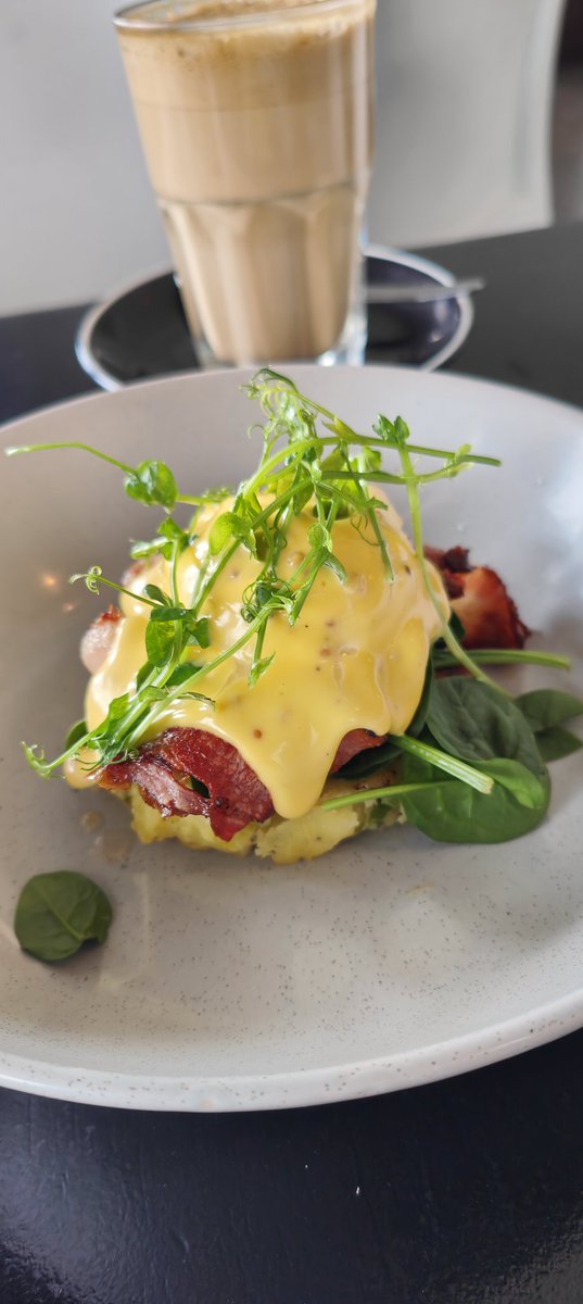 vlcnz's tweet image. Markyle's on Hood Street, Hamilton, without a doubt serves the best lattes in town. These photos are months apart, always consistent, always good. The food is great too. Worth a train trip on Te Huia! #LoveTheTron #Kirikiriroa
