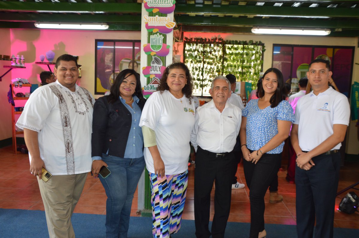 📷 El Consejo de Dirección de la #UNA, Inaugura Kiosko UNA Emprende en el Salón de eventos Salvador Cardenal, donde estarán presentes 17 emprendimientos de jóvenes estudiantes de la Universidad Nacional Agraria. @UNIdeNicOficial @UNCasimiroS