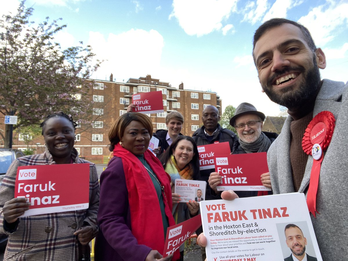 Out in #Hoxton reminding local residents why they should #VoteFaruk 🗳️ on #2ndMay2024 by-election. 

🌹 Deliver affordable homes
🌹 Improve housing repairs 
🌹 Improve visibility & community safety 
🌹 Ensuring night time economy works for everyone.