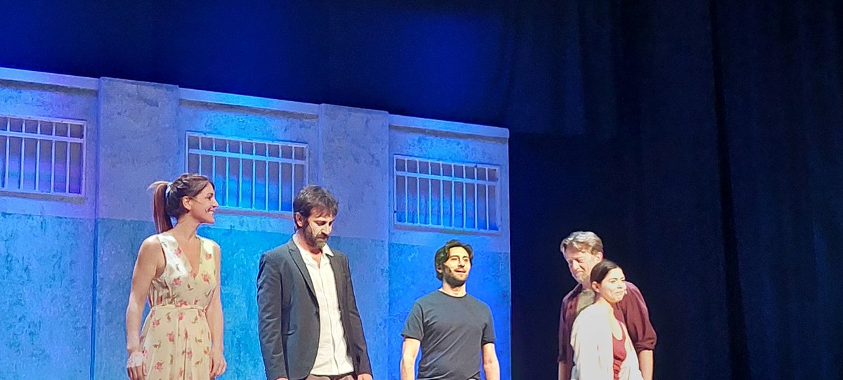 ParuoloS's tweet photo. #Intramuros alla @SalaUmberto a #Roma: uno spettacolo veramente carino. Molto bravi tutti! V.
https://t.co/A8WaXmigED https://t.co/MTuTccTTvm