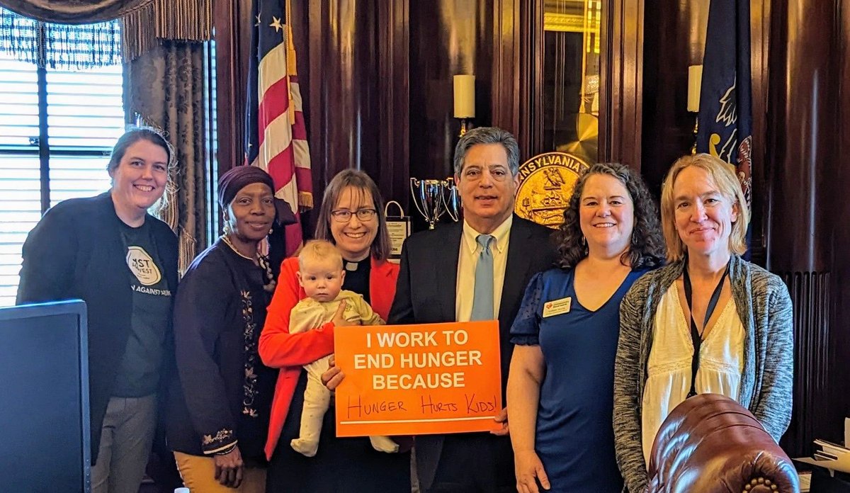 We joined @FeedingPA & the PHAC in Harrisburg to talk about the PA Budget. 🍴 Lawmakers have a chance to fully fund programs that help our neighbors. Show them that you care by using #PABudget! Read More 👉 bit.ly/end-hunger-che…