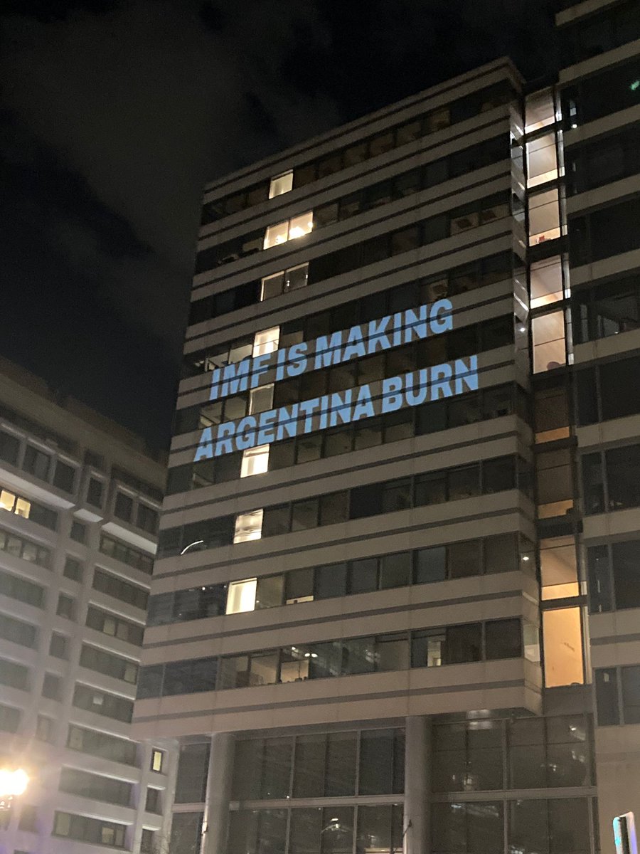 foe_us's tweet photo. 📸Seen at the IMF this week. 

IMF is pushing countries like Argentina to extract fossil fuels, through loan conditionalities and policy advice. But it tries to hide behind the veil of "neutral" economics. Its economics are NOT neutral!

@ustreasury @imfnews https://t.co/yFY8N87ICT