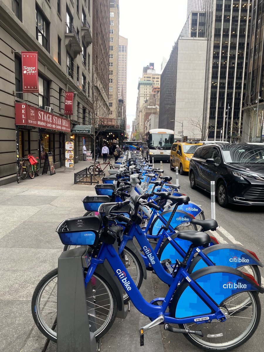 Weekday! Mid-day nice weather. Around 56th & 6th. Ya’ think there’s enough Citibikes not being used taking up a whole city block? Who owns these streets? Obviously Citibike does! ⁦@nyc_evsa⁩ ⁦@infopobn⁩ ⁦@NYDailyNews⁩ ⁦@rosannascotto⁩ ⁦⁦@NYCMayor⁩