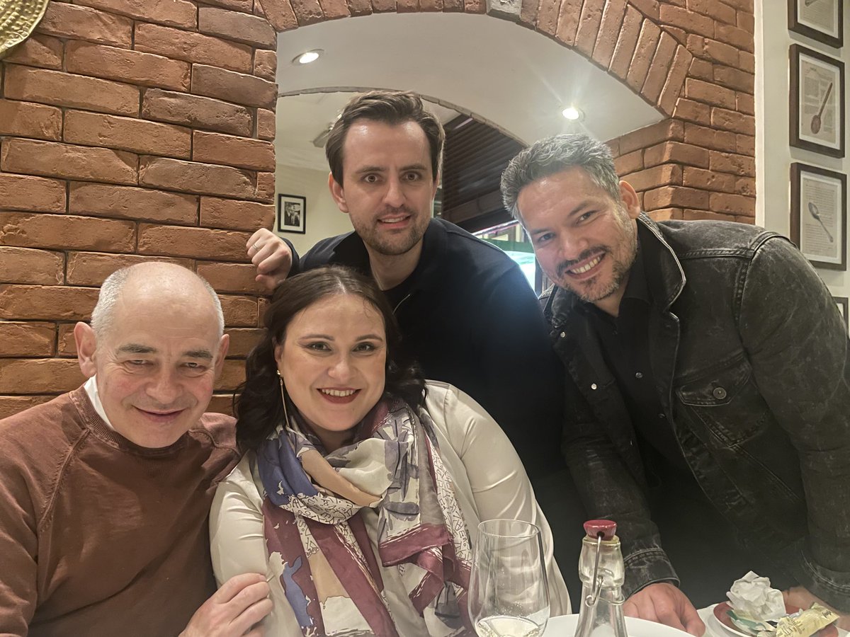 Pinot Grigio with these legends after ⁦@wigmore_hall⁩ Rachmaninov Songs. Thank you Maria, Alexey, Dima ❤️❤️