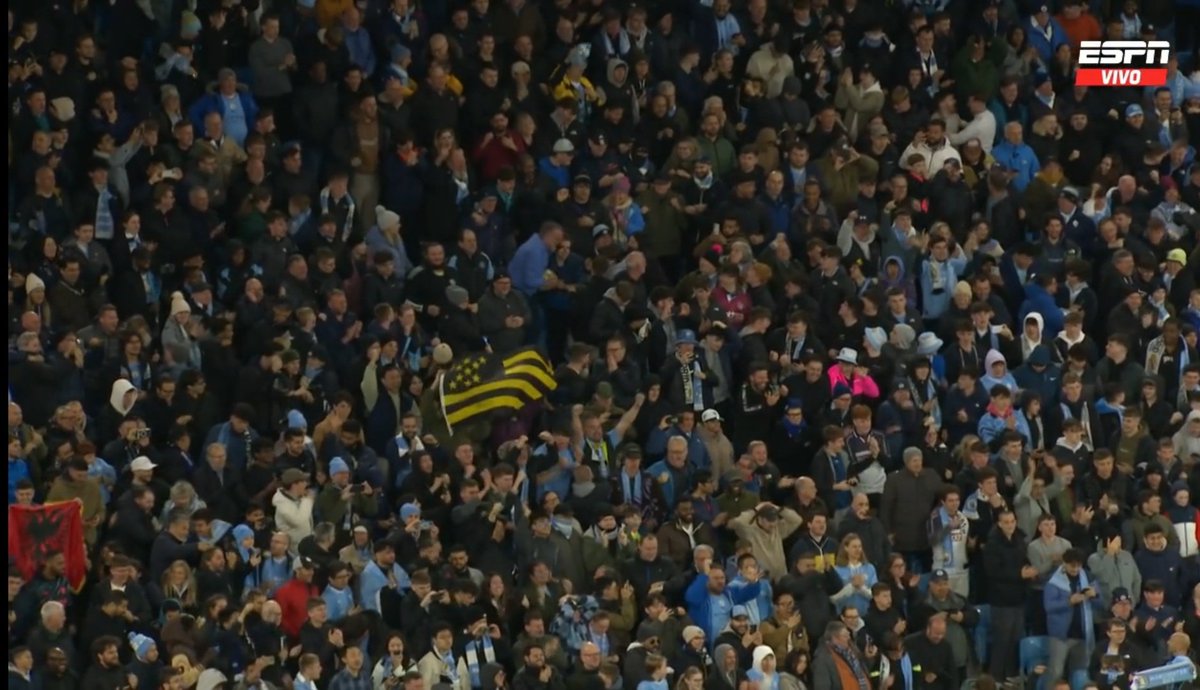 PyD1891's tweet photo. PEÑAROL en todos lados. https://t.co/wWSzMd7uED