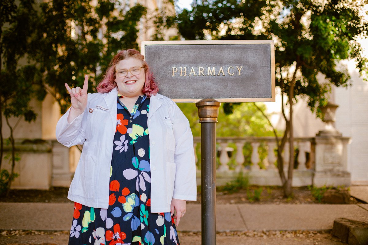 UTexasPharmacy's tweet photo. Congratulations to P4 student pharmacist Hannah McCullough, who was awarded the Excellence in Public Health Pharmacy Award from @hhsgov's United States Public Health Service! The award is in recognition of demonstrated commitment to public health and the pharmacy profession. https://t.co/xupl9GcviZ