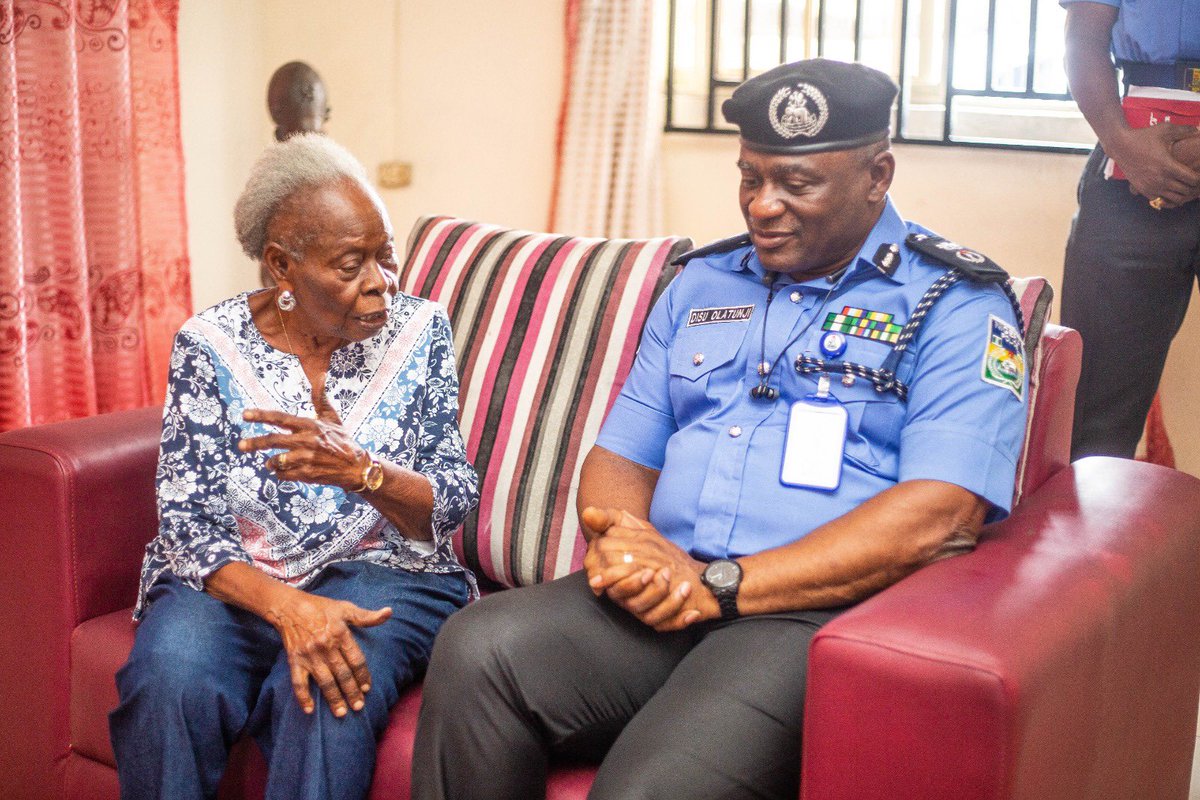 TunjiDisu1's tweet photo. I had the honor of visiting 94-year-old DCP Dame Stella Obuoforibo Okuyiga (Ret.), one of the pioneering 20 female police officers in Nigeria who joined the force in 1955. It was a delight to spend time with this veteran trailblazer.

#WomenInPolice #NigeriaHistory #VeteranOfficer #NigerianPolice #FemaleOfficers #PioneeringWomen #PoliceHistory #NigerianLegacy #FemaleLeadership #CivicService #PublicService #WomenEmpowerment #GenderEquality #InspirationalWomen #NigerianHeroine
