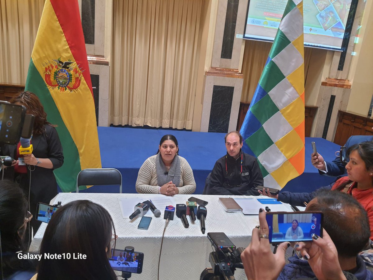 WFP_Bolivia's tweet photo. ¡Somos parte de la Semana de la #MadreTierra! En conferencia de prensa, junto a la Directora de la #APMT #AngélicaPonce, invitamos a la 4ta #Feria por el #DíaInternacionalDeLaMadreTierra y Lanzamiento de la #Cumbre Plurinacional #SistemasAlimentarios #PueblosIndígenas #22deAbril. https://t.co/xIcJpMeA3a