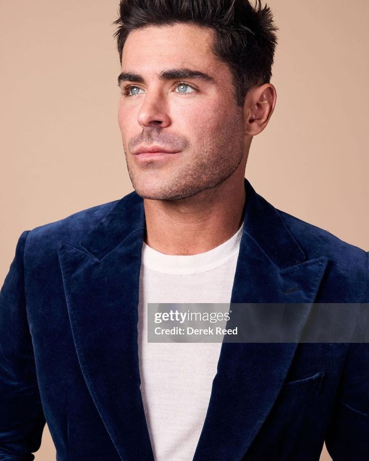 dreamyefron's tweet photo. Him 🫠

#ZacEfron #WildCats #highschoolmusicalthemusicaltheseries #HSMTMTS                       #thegreatestbeerrunever #downtoearthwithzacefron #hairspray https://t.co/xsxutlEAjF