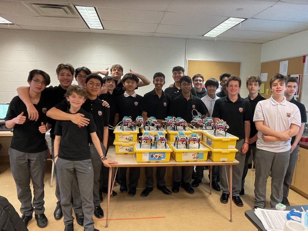 BrebeufSTEAM's tweet photo. It was great to see 80 Annunciation gr 7 &amp; 8s code FIRST FLL robots &amp; solve Science/STEM challenges at our Robotics outreach day led by Brebeuf Robotics &amp; STEAM. Keep coding! @TCDSB_STEAM @AnnettaConnie @peacocks21  @LSCSeduca08  @TCDSB @TCDSB21C @TCDSBdirector @CANFIRST https://t.co/jAts6HHERv