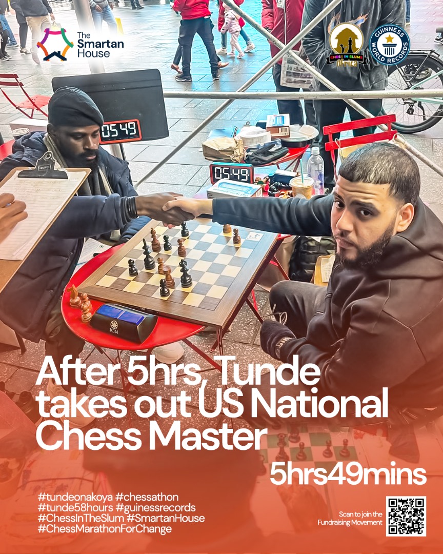 BREAKING NEWS:  @Tunde_OD's soft gentle mien couldn't be won down by the relentless power of the US National champion. Game on !

@chessinslums @chesscom
 @thegiftofchess  @PriyankShukla #tunde58hours #guinessrecords
#ChessInTheSlum
#SmartanHouse. 
#ChessMarathonForChange