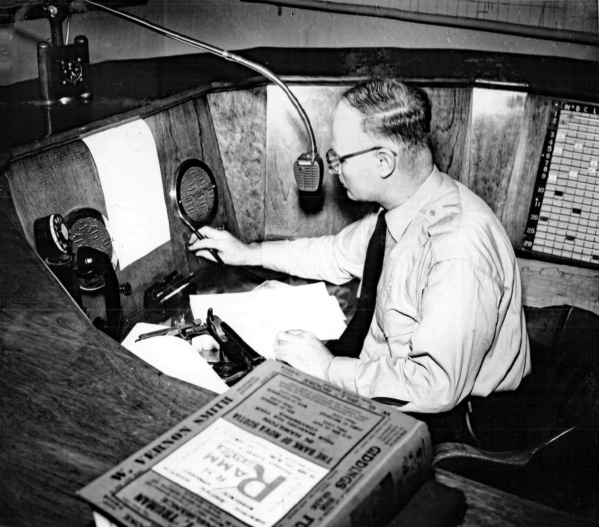 HPS_Museum's tweet photo. P.C. George Sharpe at the dispatch controls in 1954. Weβve come a long way since then. Happy National Telecommunications Week! #NPSTW #npstw2024π€ππ€ #911TreeofLife #ThankYou911 #thingoldline #HPSArchives #PoliceHistory #HamOnt #HamOntHistory #HPSHistory #HPSMuseum https://t.co/nqWal7dhx5