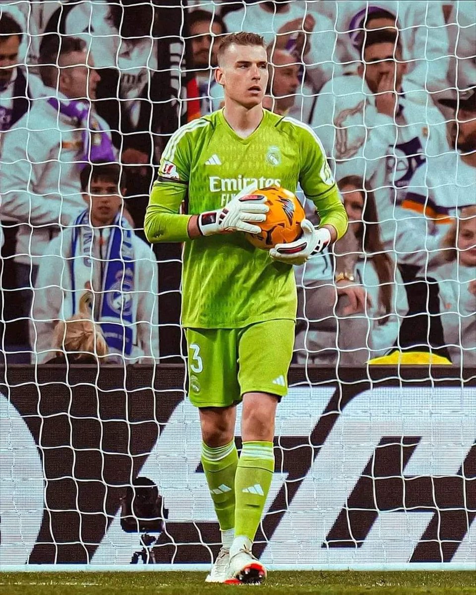 MRony773's tweet photo. في ليالي الأبطال لا مثيل للريال 

Hala Madrid🏆👑❤ https://t.co/Y0Qqvzzsq9