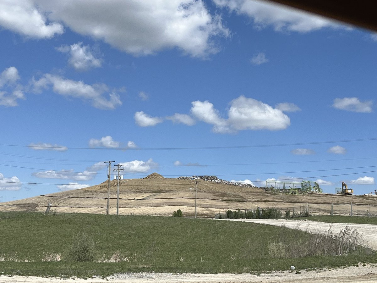 mkuensti's tweet image. Little late, but grateful to the @CoMoGov #Solidwaste division for hosting us on 4/12. @GrantAllStars 5th Ss saw how humans directly interact with all 4 spheres and the important science behind landfill management. Thanks to Adam and his crew! #springproject