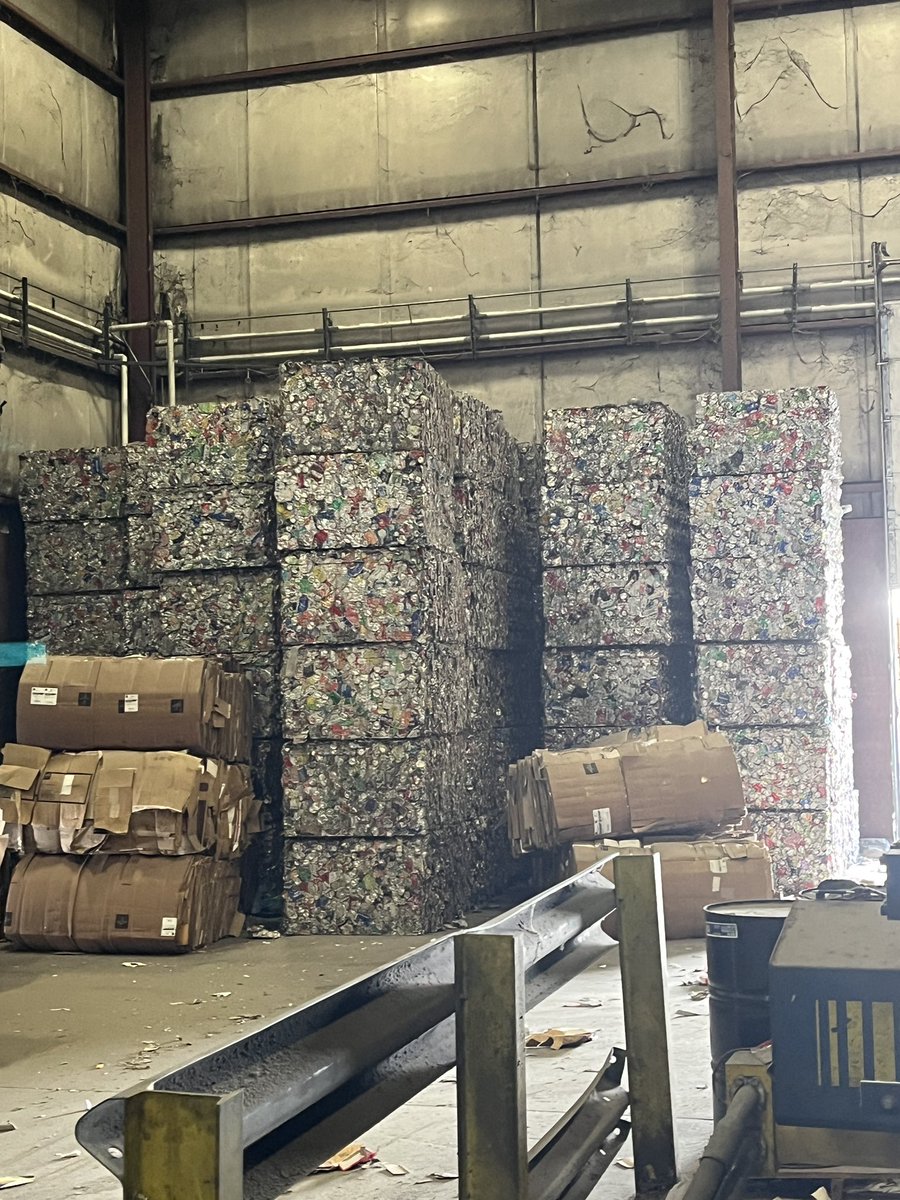 mkuensti's tweet image. Little late, but grateful to the @CoMoGov #Solidwaste division for hosting us on 4/12. @GrantAllStars 5th Ss saw how humans directly interact with all 4 spheres and the important science behind landfill management. Thanks to Adam and his crew! #springproject