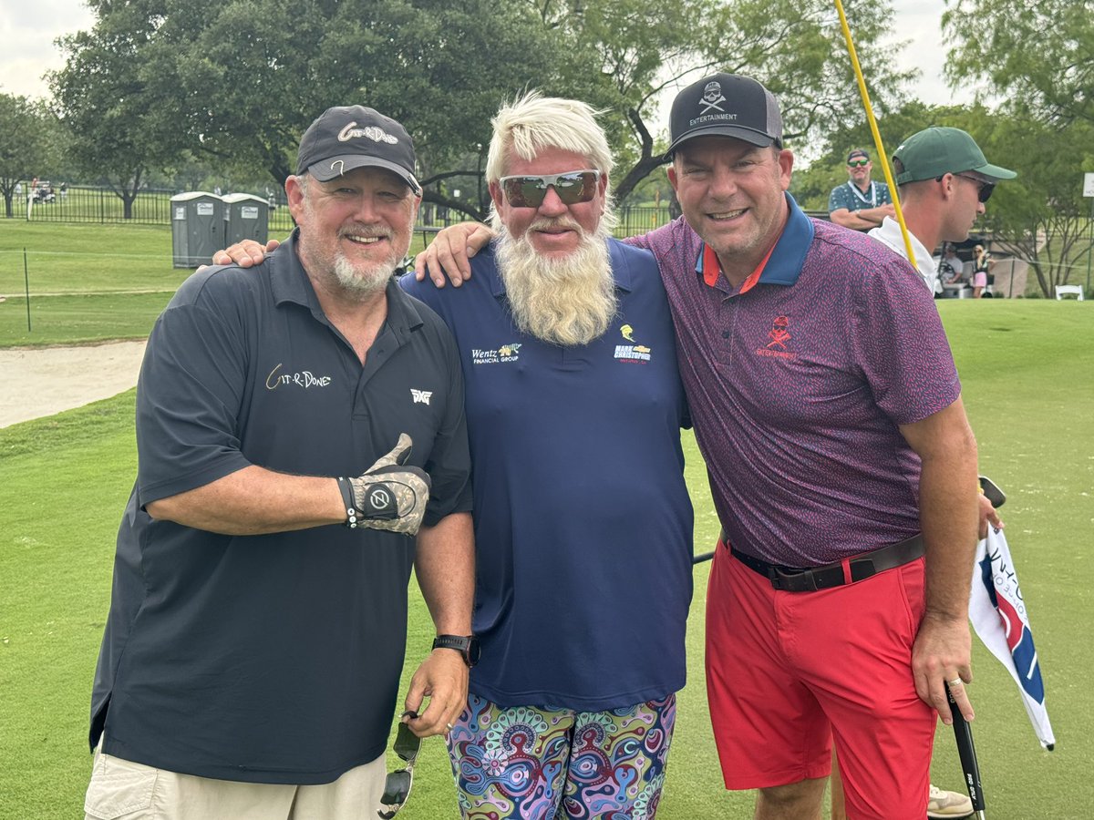 Seeing the legend himself, @PGA_JohnDaly and world renowned, Mike Flaskey, at the @ChampionsTour @invitedcc