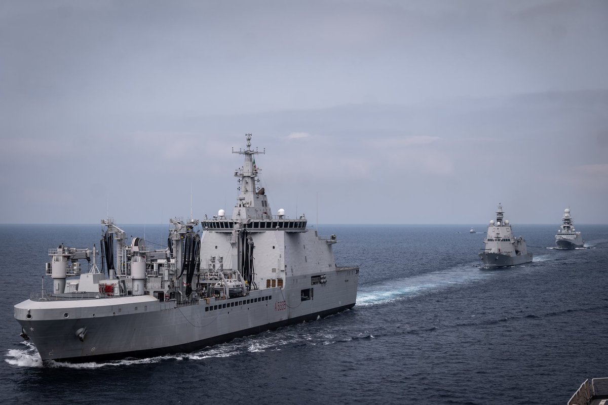 MPeronaci's tweet photo. Honoured and proud for the astonishing capabilities shown by @ItalianNavy on board Cavour🇮🇹, supporting @NATO deterrence &amp; defence. A huge thank to Adm. Credendino and Cmdr. Argenton for making this possible and for working together also to strengthen allied submarine dimension. https://t.co/tHCYyqDchv