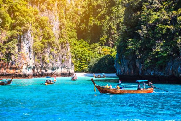 Aurghumcom's tweet photo. 7 Reasons Why This Southeast Asian Country Is One Of The Most Popular Destinations In The World https://t.co/3epqCE67Pq #FlightRates #OrbitzFlights #deltaflights #EmiratesBooking #qatarairways #USAFlights https://t.co/IIx2xHZgEp