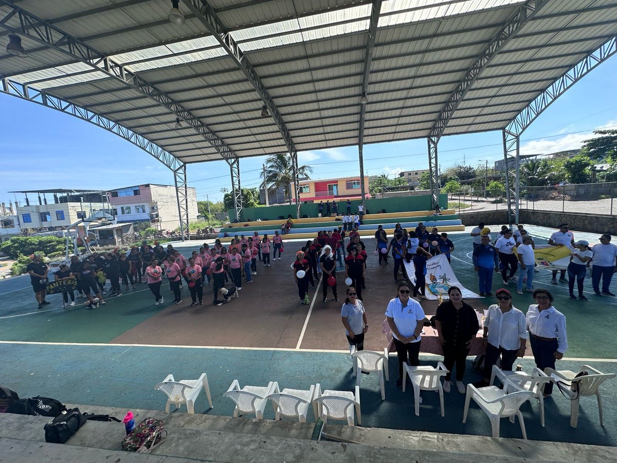 EducacionZ5_Ec's tweet photo. [GALÁPAGOS] En el mes de la #RevalorizaciónDocente, nuestros maestros participan en diversas actividades lúdicas y capacitaciones diseñadas para identificar y fortalecer las necesidades en prácticas educativas, contribuyendo así a su desarrollo profesional.

#ElNuevoEcuador https://t.co/OhH8rZNNXM