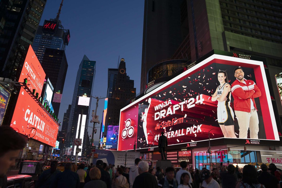 CarterStateFarm's tweet photo. What a night! The #WNBADraft presented by @StateFarm was one to remember. Congrats to the #1 overall pick @CaitlinClark22! #TeamStateFarm #StateFarmWDraft https://t.co/WRc7a6LAts