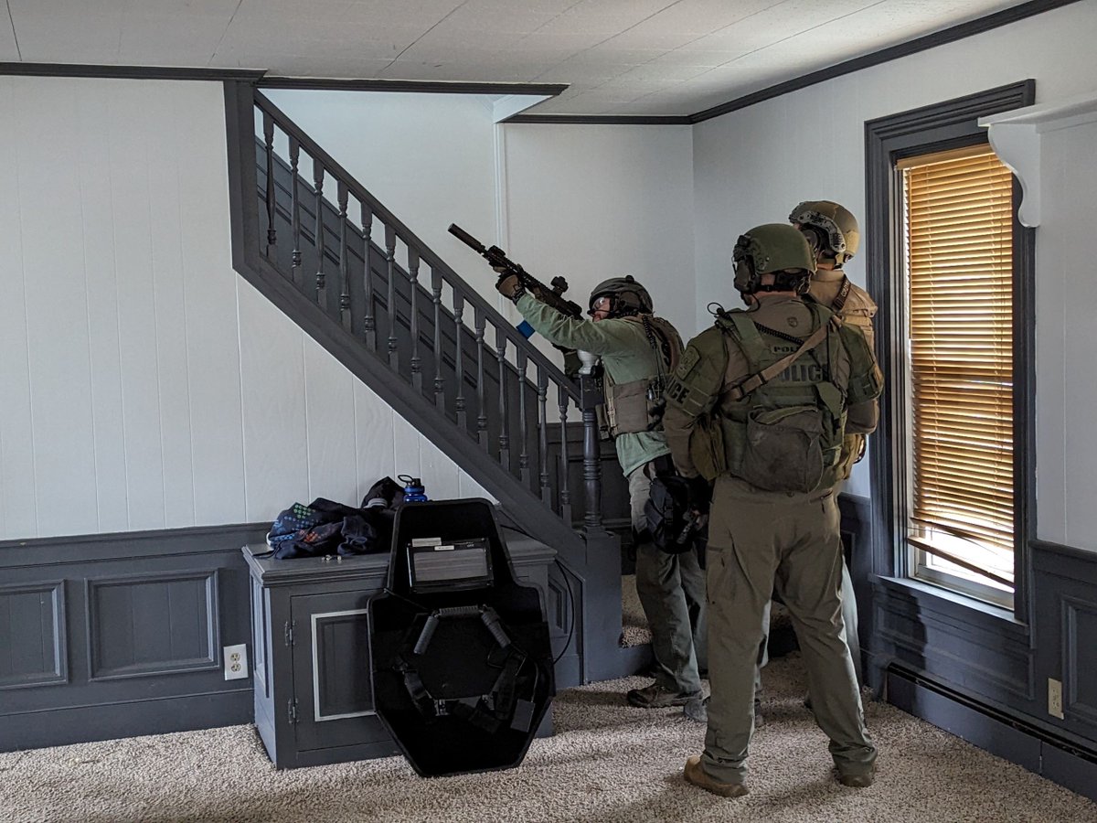 cityofmacedonia's tweet photo. Earlier today, the @Macedonia_PD and officers from 20 municipalities in Summit and Portage counties took part in a hostage rescue training exercise. The goal of the #MetroSWAT team is to de-escalate tense situations and increase the chances of a peaceful resolution. https://t.co/gTMdvi0AH4