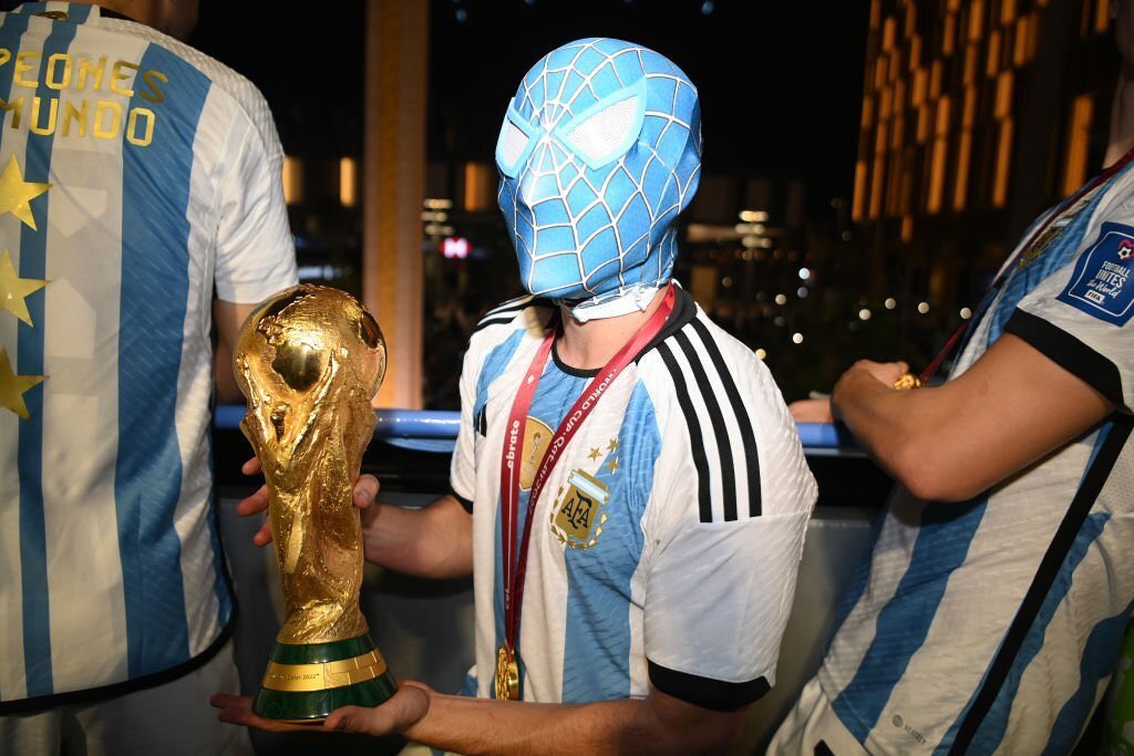 Jodete por boludo Pep Cómo le vas a dar solo 30min a Julián?! Para que el jugador lo analice este mercado de pases...