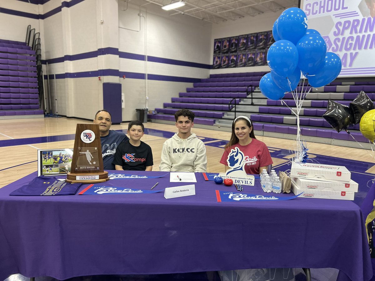 PiperPirates's tweet image. Congratulations to all of our Piper Athletes for continuing their academic and athletic careers.