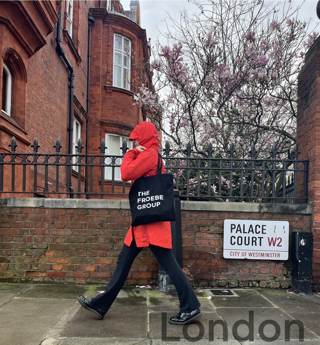 froebegroup's tweet photo. We are launching an exciting new campaign "Books Are Everywhere" on Instagram which follows us to cities around the globe. The objective? Traveling to new places and taking artistic photos, all while pretending it’s work!

Follow us here and stay tuned: https://t.co/5ujizm7e3U https://t.co/9IGxOYW3eZ