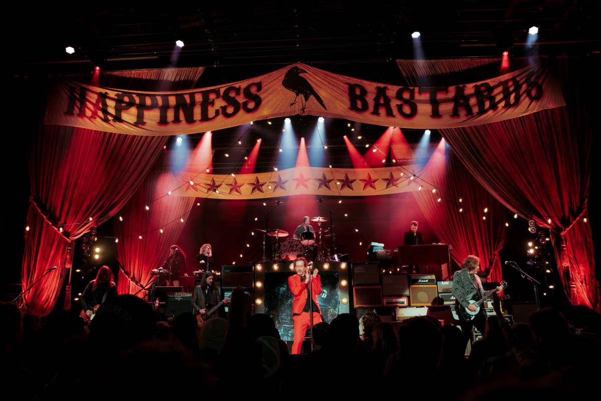 We're still thinking about last Friday night with The Black Crowes on their Happiness Bastards Tour!