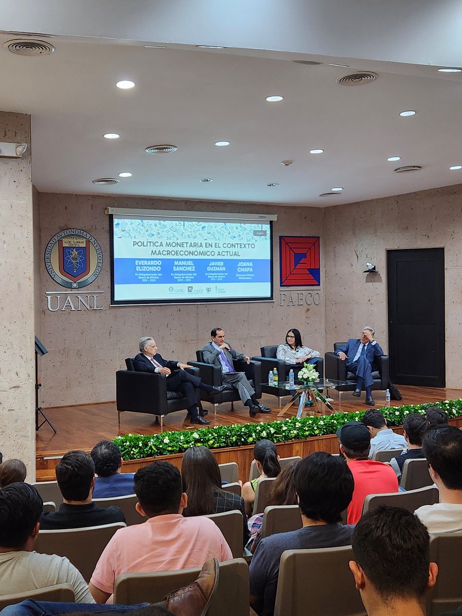 jorgegl2502's tweet photo. Recordar es volver a vivir
#uanl #faeco
Muy buena charla.
@mansanchezgz https://t.co/8eJUlB8iVw
