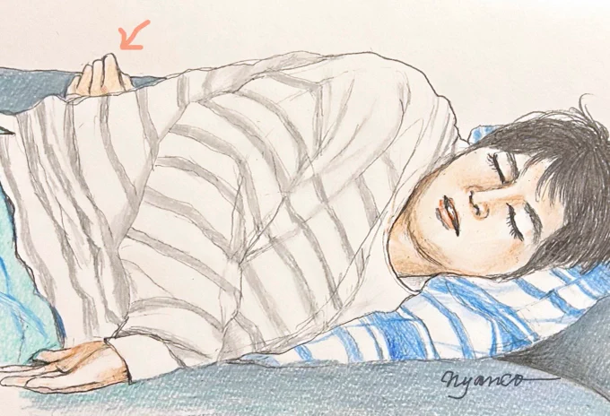 母ちゃんの夢を、変な態勢で見ていた しこちゃん。この後起き上がって、すごぉく左手が痛そうでしたねただ寝てるだけなのに,しこちゃんの表情がとっても魅力的でした(色っぽくもあり…)#吉沢亮#PICUスペシャル 
