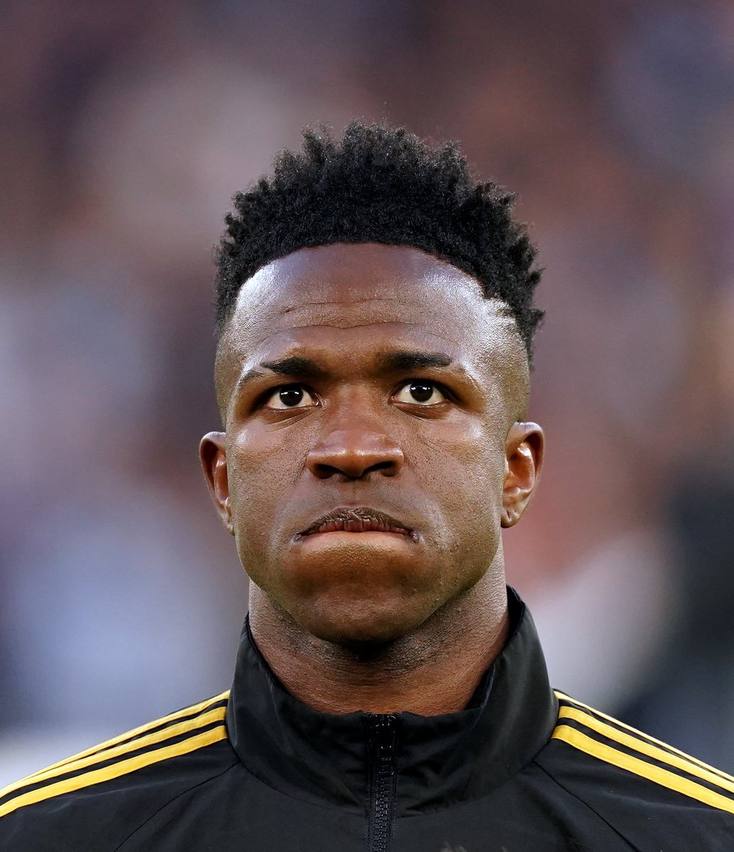 ActuFoot_'s tweet photo. Vinicius Junior :

« Nous voici parmi les 4 meilleures équipes d'Europe !!! Encore une fois !!! Ça a l'air facile. 😤 »

(X) https://t.co/cNugObN6z4