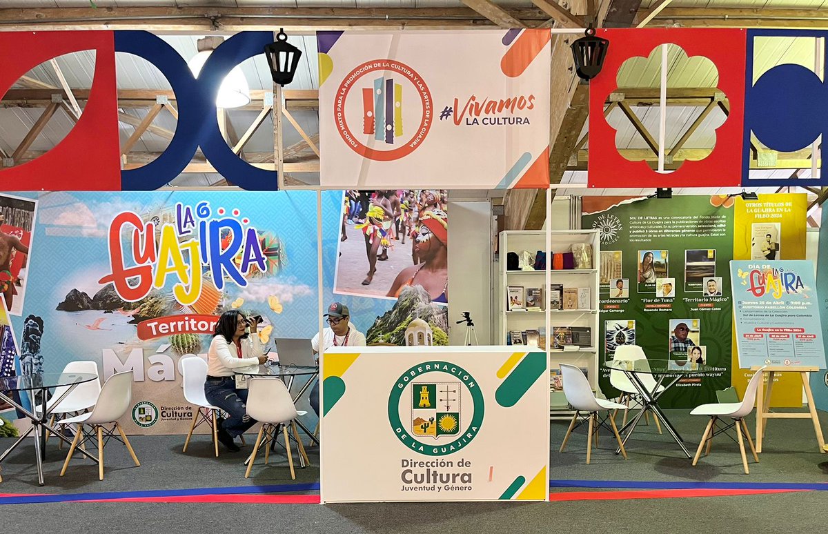 #Cultura | Después de cuatro años La Guajira regresó a la Feria Internacional del Libro,  con una variedad de obras literarias que reflejan su enorme oferta cultural. El stand de la península está ubicado en el Pabellón seis de Corferias.