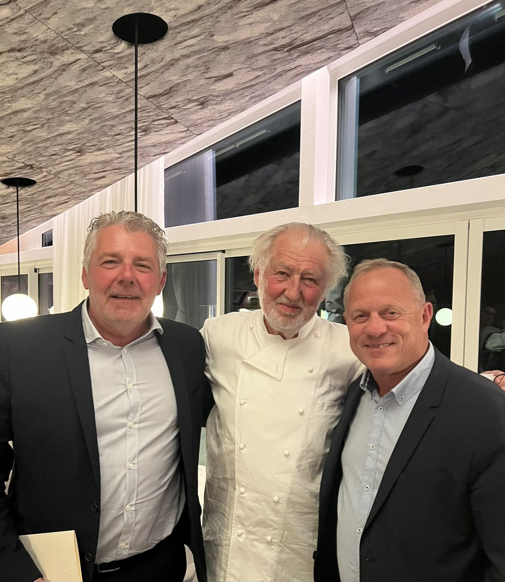 villain stephane tweet media