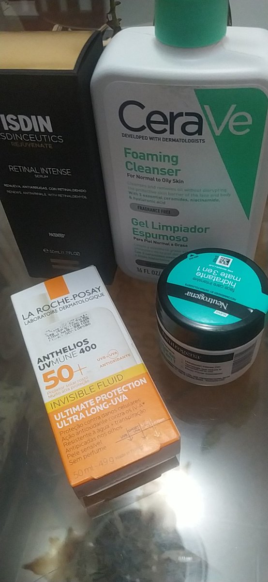 Cnm106's tweet photo. Mi hermana es lo máximo y de paso me envía skincare 🤩🤩🤩 https://t.co/MOHxTRxCI6