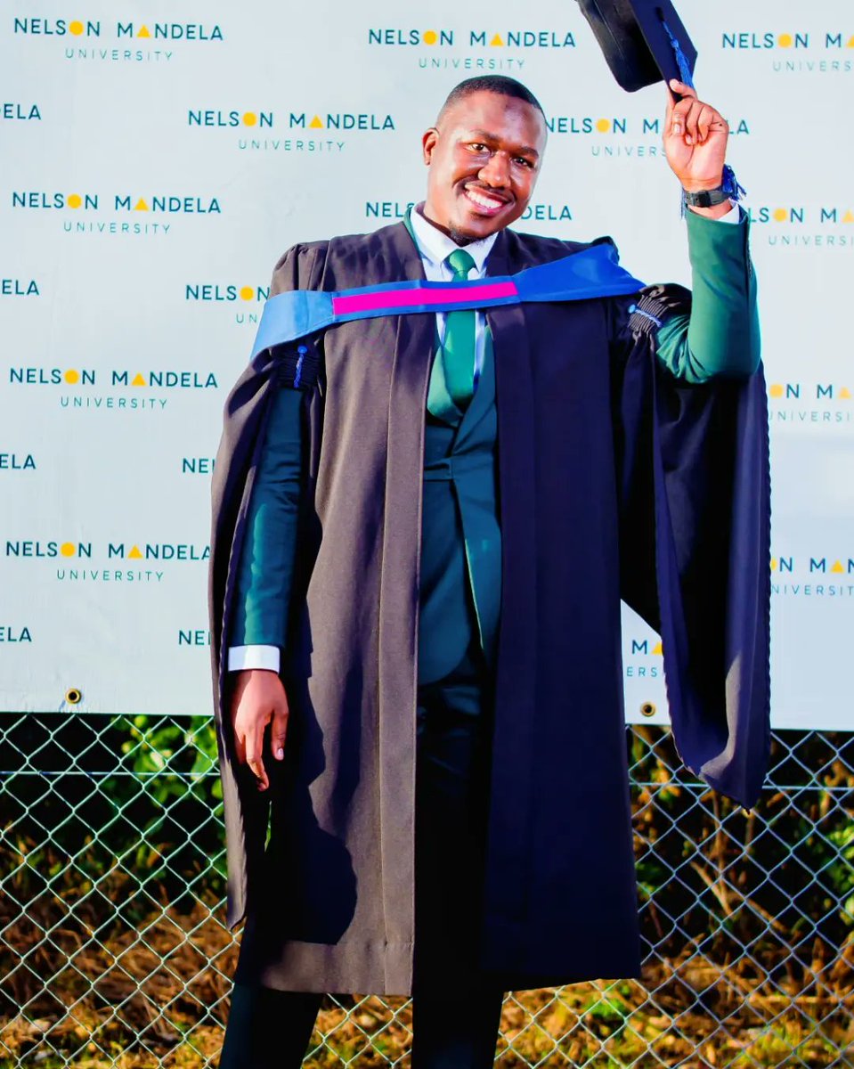 bantu_ndiki_sa's tweet photo. 15 April 2024
#graduation #Grad2024 #nmu #NMUGrad @NMUmarketing @MandelaMktg https://t.co/wBmewek9D6