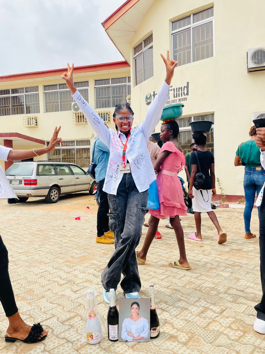 Riri is out 🥳🥳 Bsc Computer Science Bagged. #Goddid