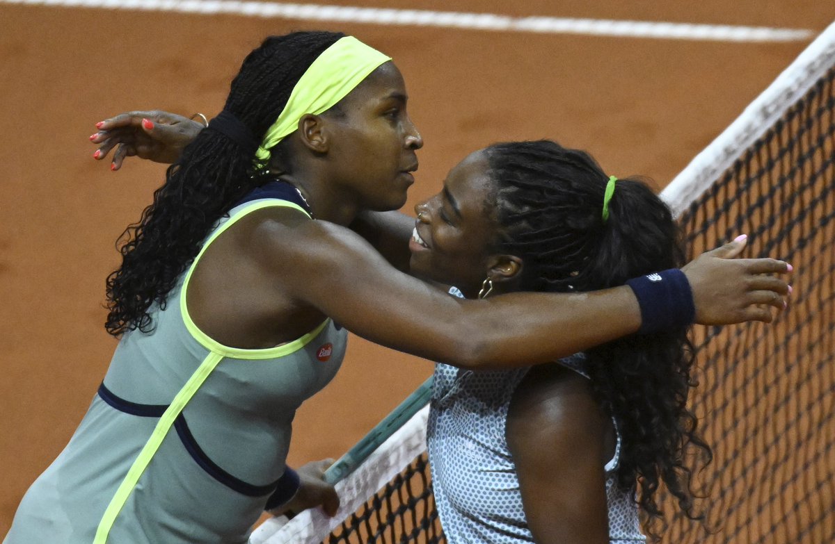 BlackSpinGlobal's tweet photo. #PorscheTennis | @CocoGauff is through to the quarter-finals in Stuttgart after a gripping 6-3, 4-6, 7-5 victory over compatriot Sachia Vickery.

Next up for the American No 3 seed, who received a first-round bye, fifth seed Qinwen Zheng or Marta Kostyuk.

📸 | AP; Getty https://t.co/hqIXhCp32E