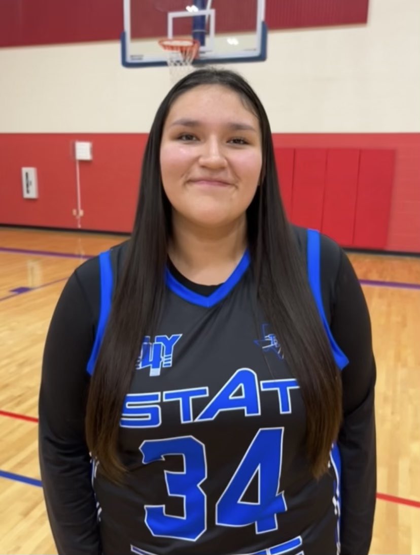 This is @CabelloJennah and the amount of growth this young lady has had over the years is phenomenal. Her confidence is shining through her play down low and outside the 3pt line! This season she averaged 12-15pts and 7 rebounds.