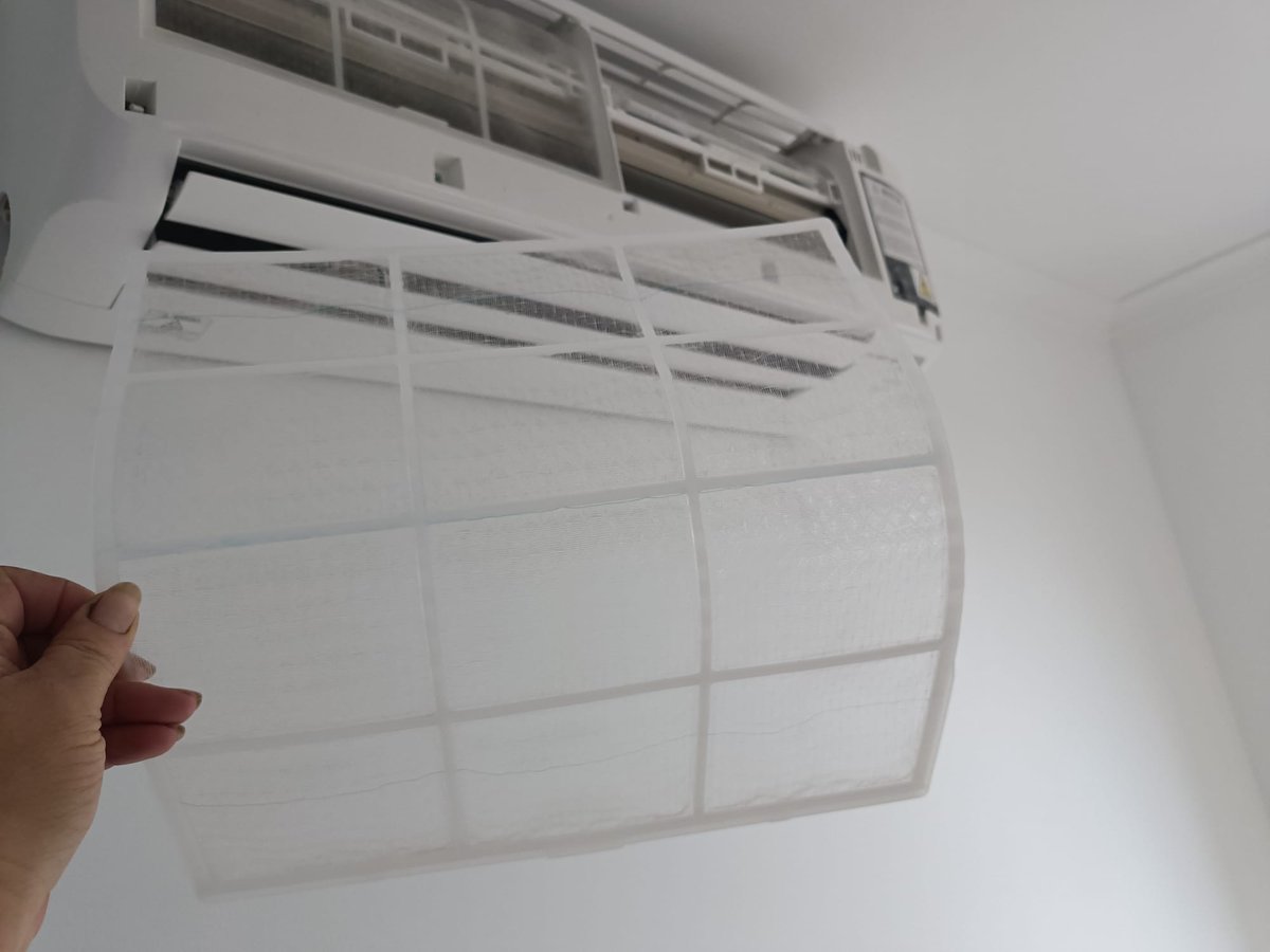 IcyColdRefrige1's tweet photo. This was a install of just the indoor unit because someone had removed it for Reno works and when we got there the customer wanted it moved from one room to the other #splitsysteminstall
#acinstall https://t.co/jaK8OajSGN