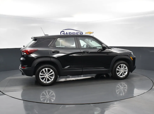 Cars, trucks and SUVs - we have over 100 pre-owned vehicles on the lot priced to move!  What would look best in your driveway?🚗🛻
💻bit.ly/49MwHYt
